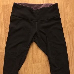 Lululemon Wunder Under reversible crop size 6
